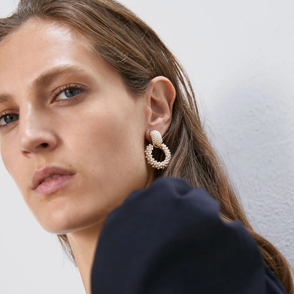 Yhpup Brand Elegant Round Geometric Earrings Imitation Pearls Drop Earrings Statement Charm Jewelry for Bride Women Party Gift
Yhpup Brand Elegant Round Geometric Earrings Imitation Pearls Drop Earrings Statement Charm Jewelry for Bride Women Party Gift