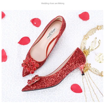 2020 European and American new women's pointed high-heeled shoes, diamond decorated single shoes, 50 pairs of shoes at a discoun
2020 European and American new women's pointed high-heeled shoes, diamond decorated single shoes, 50 pairs of shoes at a discoun