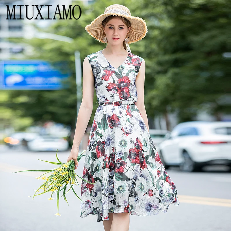 MIUXIMAO 2020 Summer Dress Newest Cute Sleeveless Leaf Print Flower Elegant Casual Dress Women Vestidos With Belt
MIUXIMAO 2020 Summer Dress Newest Cute Sleeveless Leaf Print Flower Elegant Casual Dress Women Vestidos With Belt