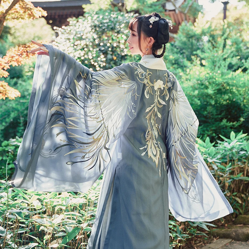 

More than thirteen little cardamom [Fengyu] heavy industry embroidered Cape embroidered Hanfu coat autumn women's wear