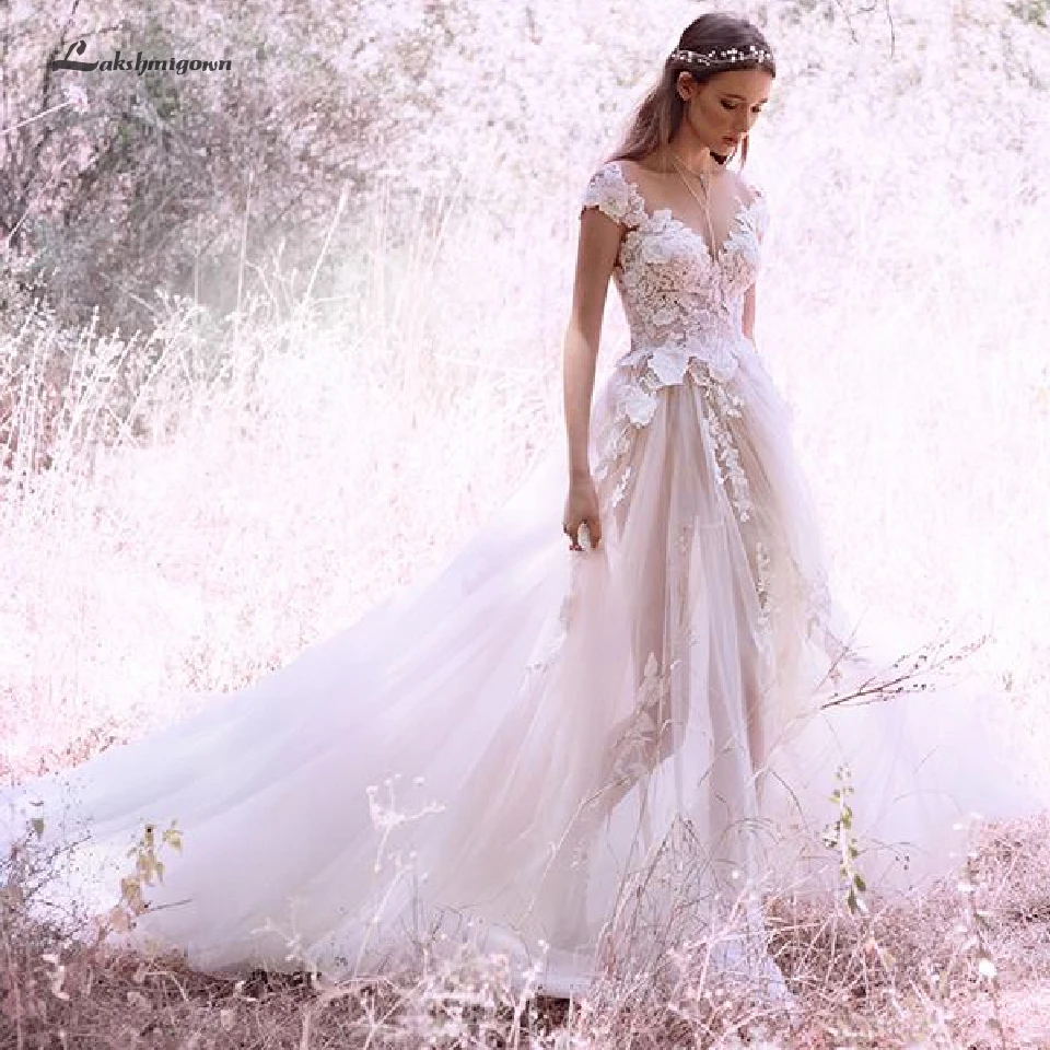 Lakshmigown A Line Princess Bride Dress 2019 Robe Mariee Boho Wedding Dresses 3D Flowers Mariage Long Wedding Gowns Long Train
Lakshmigown A Line Princess Bride Dress 2019 Robe Mariee Boho Wedding Dresses 3D Flowers Mariage Long Wedding Gowns Long Train