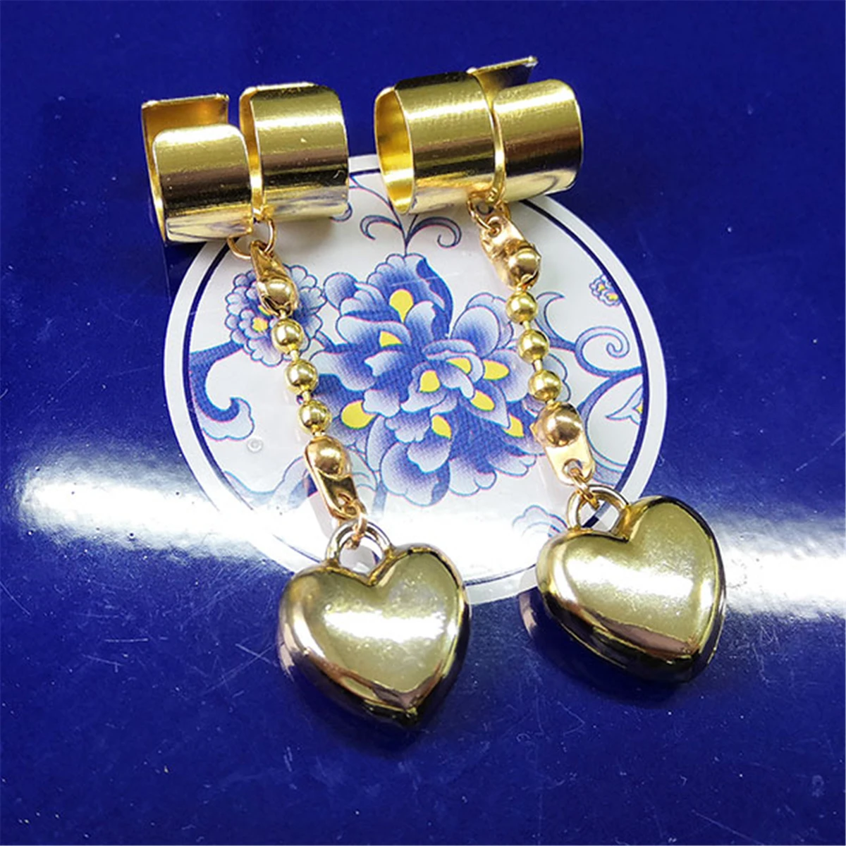 Anime Hunter X Hunter Hisoka Earrings Japanese Cosplay Mens Womens Heart-shaped Props Accessories Party Halloween
Anime Hunter X Hunter Hisoka Earrings Japanese Cosplay Mens Womens Heart-shaped Props Accessories Party Halloween