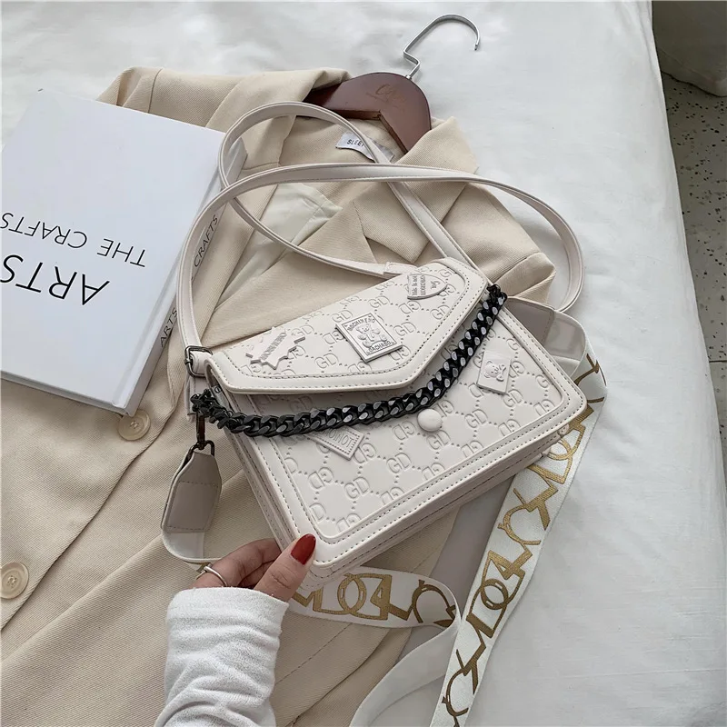 Luxury Women Bag 2020 New Quality Broadband Messenger Bag Western Style Chain Single Shoulder Diagonal Small Square Bag Channels
Luxury Women Bag 2020 New Quality Broadband Messenger Bag Western Style Chain Single Shoulder Diagonal Small Square Bag Channels