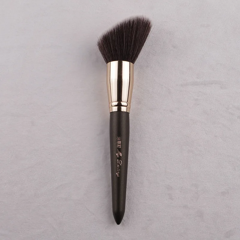 High-end Horseshoe shape Bevel angle Sculpting Makeup brush Scattered Painting Professional Multifunction Foundation Brush 016#
High-end Horseshoe shape Bevel angle Sculpting Makeup brush Scattered Painting Professional Multifunction Foundation Brush 016#