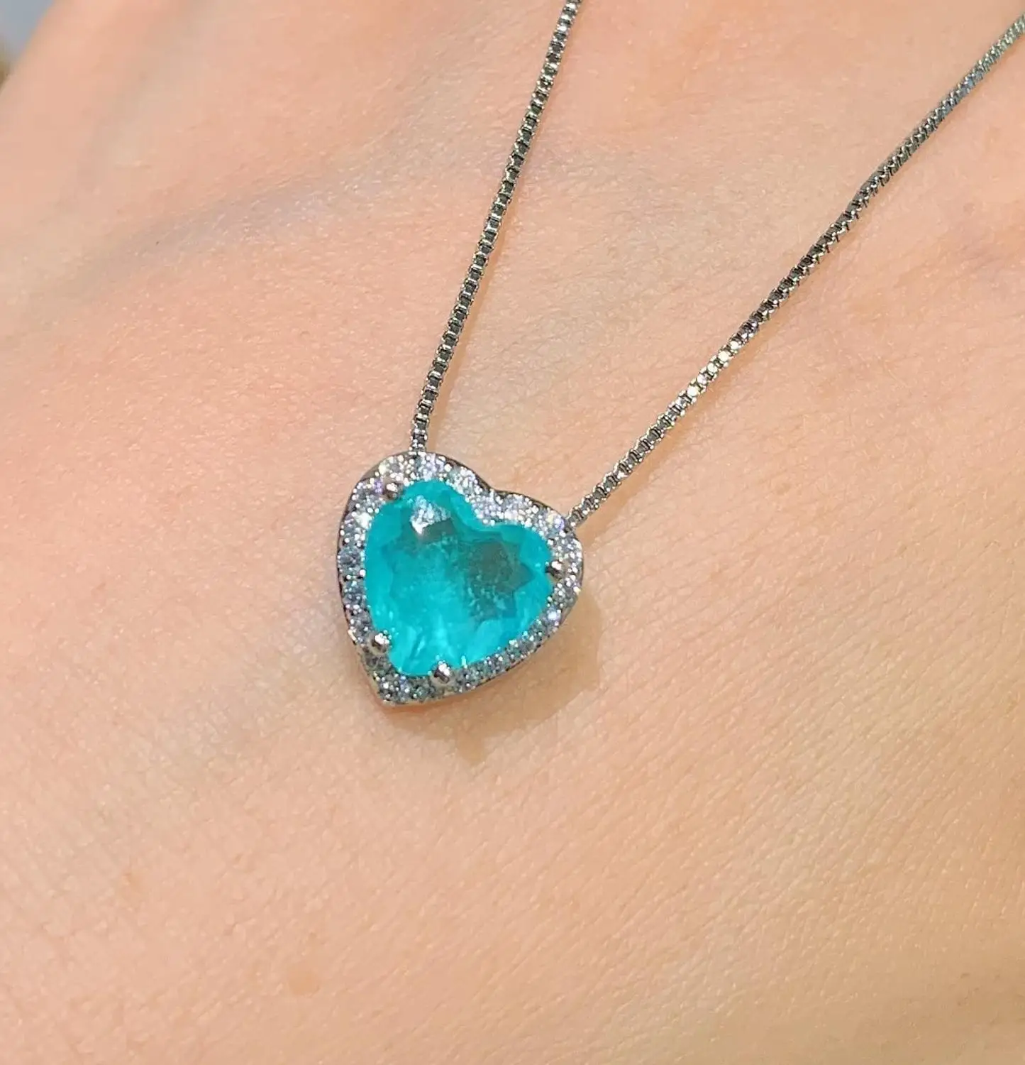 Funmode Trendy Heart Pendant Geometric Blue Rhinestone Necklace For Women Jewelry Gifts Pendientes Necklace Wholesale FN72
Funmode Trendy Heart Pendant Geometric Blue Rhinestone Necklace For Women Jewelry Gifts Pendientes Necklace Wholesale FN72