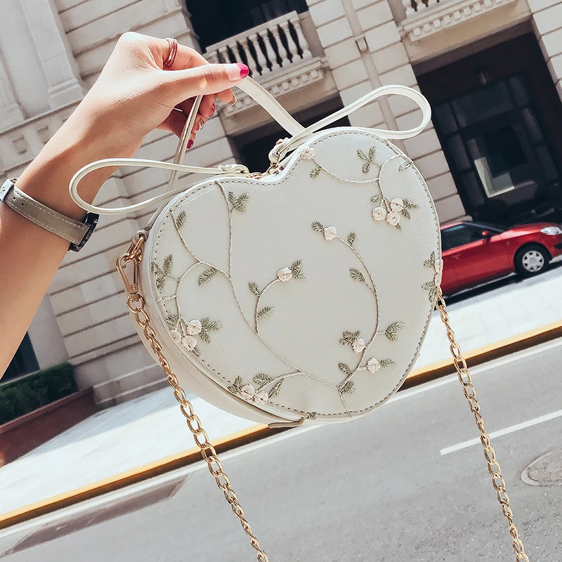 YL 2020 Summer Heart-Shaped Handbag Quality PU Leather Women's Designer Handbag Lace Flower Tote Chain Shoulder Messenger Bag
YL 2020 Summer Heart-Shaped Handbag Quality PU Leather Women's Designer Handbag Lace Flower Tote Chain Shoulder Messenger Bag
