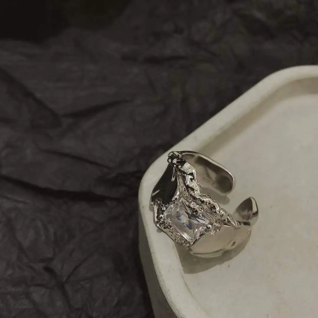 925 Silver Zircon Texture Ring For Women Hip hop Street Style Party Daily Commuting Friend Gift Jewelry Accessories
925 Silver Zircon Texture Ring For Women Hip hop Street Style Party Daily Commuting Friend Gift Jewelry Accessories