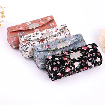 1pc New Fashion Lipstick Retro Case Embroidery Flower Pattern With Mirror Convenient Packaging Lips Jewelry Storage Box 
1pc New Fashion Lipstick Retro Case Embroidery Flower Pattern With Mirror Convenient Packaging Lips Jewelry Storage Box