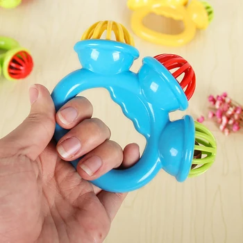 Baby Soothing Rattles 0-3 Years Old Ringing Hand-cranked Three-headed Bell Color Baby Hand-held Rattle Parent-child Interaction
Baby Soothing Rattles 0-3 Years Old Ringing Hand-cranked Three-headed Bell Color Baby Hand-held Rattle Parent-child Interaction