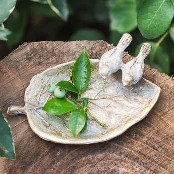 Modern creative bathroom retro cast iron soap box garden American personality leaf bird decoration ashtray LB72828
Modern creative bathroom retro cast iron soap box garden American personality leaf bird decoration ashtray LB72828