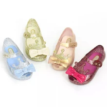 Girls jelly sandals crown summer sandals kids dress shoes children beach princess sandals non slip toddler shoes 
Girls jelly sandals crown summer sandals kids dress shoes children beach princess sandals non slip toddler shoes
