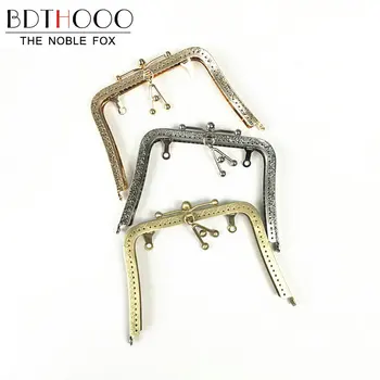 BDTHOOO 10pcs 16.5cm Metal Embossed Purse Frames Kiss Clasp Lock for DIY Handbag Handle Pendant Clasp Folder Bag Accessories
BDTHOOO 10pcs 16.5cm Metal Embossed Purse Frames Kiss Clasp Lock for DIY Handbag Handle Pendant Clasp Folder Bag Accessories