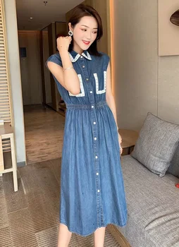 2020 Summer Fashion Denim Dress High Quality Ladies Turn-down Collar Chest Pocket Deco Sleeveless Casual Blue Cotton Jean Dres 
2020 Summer Fashion Denim Dress High Quality Ladies Turn-down Collar Chest Pocket Deco Sleeveless Casual Blue Cotton Jean Dres