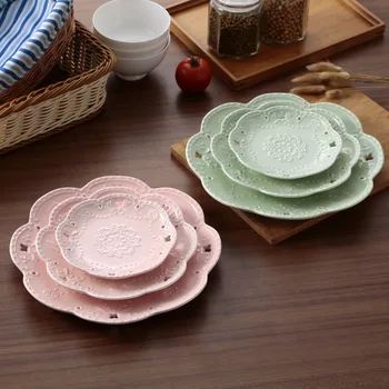 Direct sales new color glaze ceramic embossed hollow fruit cake dessert salad snack jewelry storage decoration display tray
Direct sales new color glaze ceramic embossed hollow fruit cake dessert salad snack jewelry storage decoration display tray