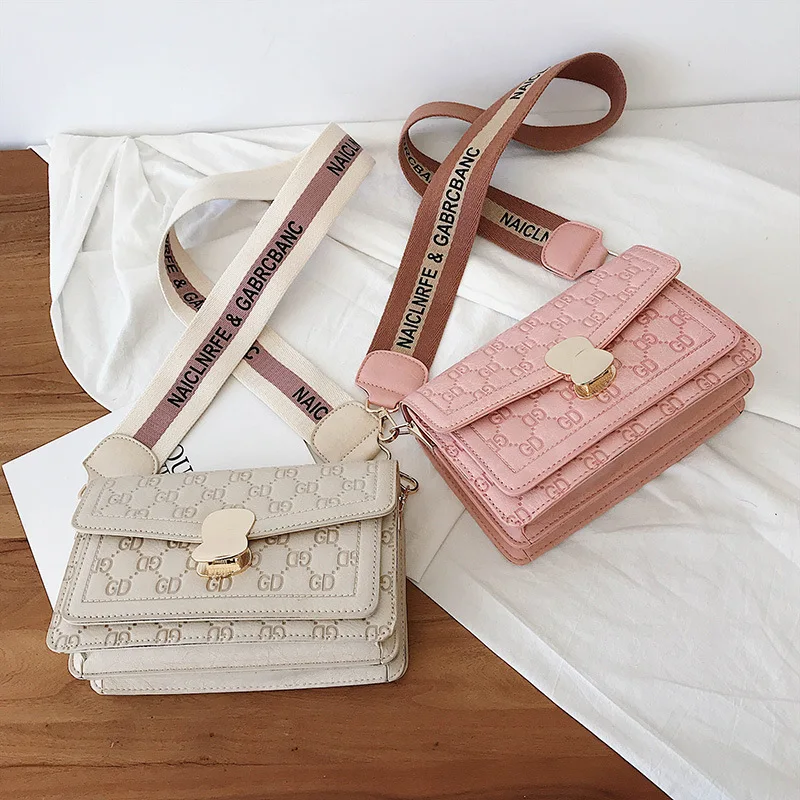 Hong Kong Style Bag Women's 2019 Summer New Style Korean-style Western Style Textured Embossed Versatile Broadband Crossbody Bag 
Hong Kong Style Bag Women's 2019 Summer New Style Korean-style Western Style Textured Embossed Versatile Broadband Crossbody Bag