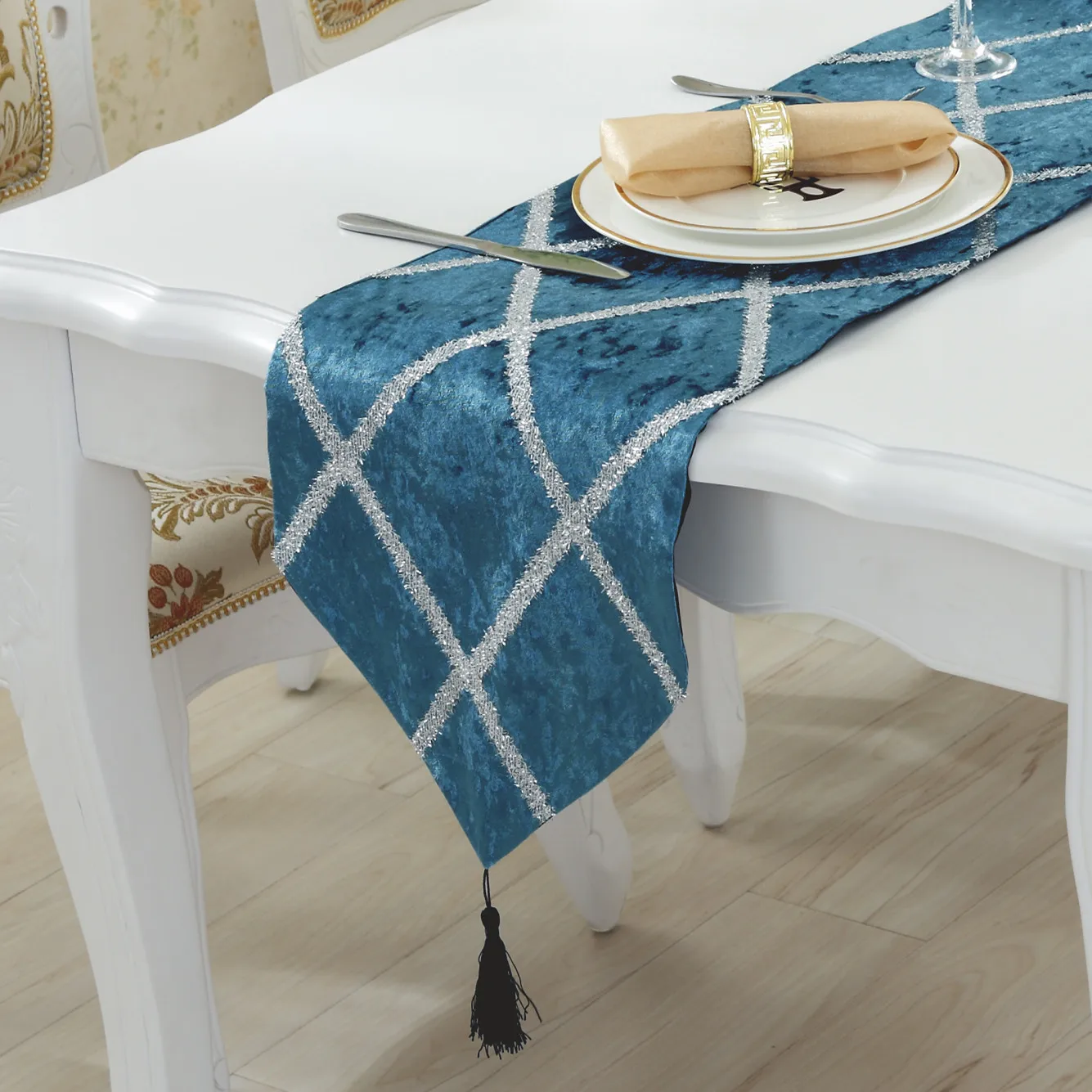 Fashion Table Flage European-Style New High-End Coffee Table Cloth Rhombus Table Runner Piano Cover Christmas Decorations
Fashion Table Flage European-Style New High-End Coffee Table Cloth Rhombus Table Runner Piano Cover Christmas Decorations