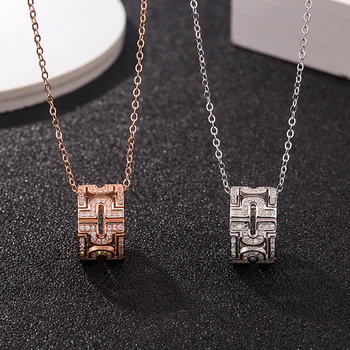 S925 Back Shape Geometric Necklace Fashion Pop Micro Zircon Clavicle Chain
S925 Back Shape Geometric Necklace Fashion Pop Micro Zircon Clavicle Chain