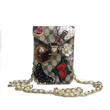 Printed butterfly embroidery mobile phone bag diamond pearl flower clutch casual chain leather bag change messenger handbag
Printed butterfly embroidery mobile phone bag diamond pearl flower clutch casual chain leather bag change messenger handbag