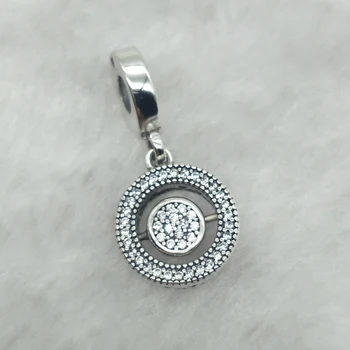 logo Dangle Charm hollow and rotating heart-shaped details create a playful feel. Flip the drape to create a different look
logo Dangle Charm hollow and rotating heart-shaped details create a playful feel. Flip the drape to create a different look