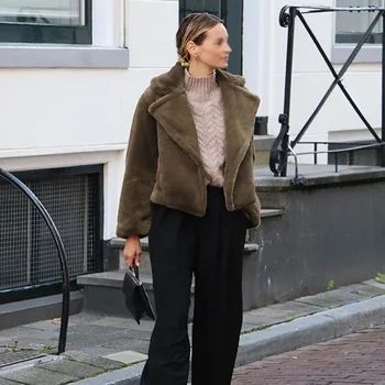 FauxFur Coat Women Autumn and Winter Warm Casual Solid Color Fashion Cardigan Elegant Short Plush Coat Pocket Outerwear Overcoat
FauxFur Coat Women Autumn and Winter Warm Casual Solid Color Fashion Cardigan Elegant Short Plush Coat Pocket Outerwear Overcoat