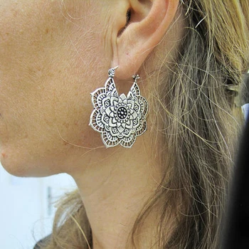 Vintage Mandala Flower Drop Dangle Earring For Women Girl Tribal Hollow Floral Pendant Earrings Pendientes 
Vintage Mandala Flower Drop Dangle Earring For Women Girl Tribal Hollow Floral Pendant Earrings Pendientes