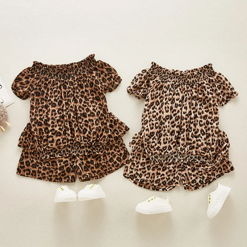 Summer Baby Girls Kids Infants sweet cute Chiffon leopard print t-shirt+letter shorts 2pcs Princess Clothes Set 0-3 years old
Summer Baby Girls Kids Infants sweet cute Chiffon leopard print t-shirt+letter shorts 2pcs Princess Clothes Set 0-3 years old