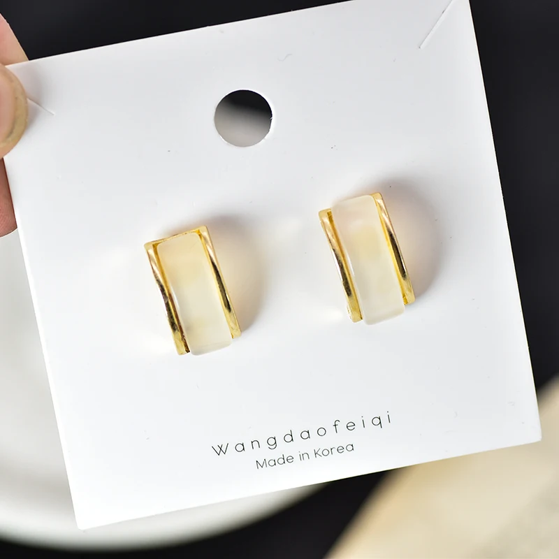 Yang Liujia accessories speed sell pass hot wind restoring ancient ways C form senior stone earring stud earrings personality te
Yang Liujia accessories speed sell pass hot wind restoring ancient ways C form senior stone earring stud earrings personality te