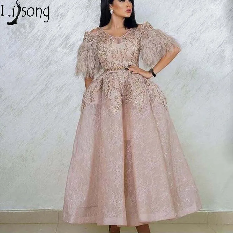 2019 New Ankle Length Lace Organza Prom Dresses Feathers Short Sleeves Sequined Lace Arabic Women Formal Evening Dress Custom
2019 New Ankle Length Lace Organza Prom Dresses Feathers Short Sleeves Sequined Lace Arabic Women Formal Evening Dress Custom