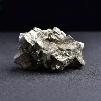 Chalcopyrite ore original stone natural stone natural stone pyrite specimens Mineral teaching specimen Mineral crystal natural
Chalcopyrite ore original stone natural stone natural stone pyrite specimens Mineral teaching specimen Mineral crystal natural