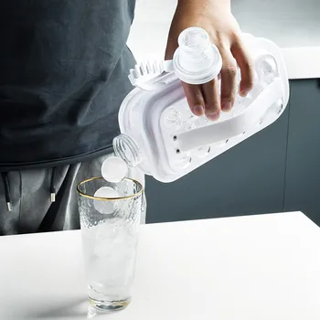 Ice hockey kettle two-in-one frozen ice cube mold ice grid ice hockey artifact speeder cold kettle cold water cup
Ice hockey kettle two-in-one frozen ice cube mold ice grid ice hockey artifact speeder cold kettle cold water cup