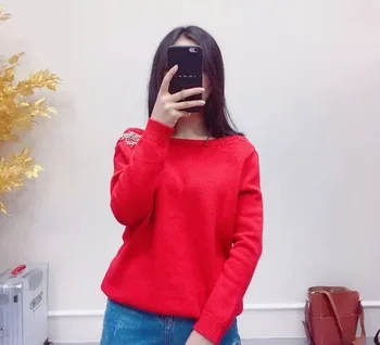 2019 New Autumn and Winter Handmade Beaded Deep V-neck Loose Wool backless Women Sweater
2019 New Autumn and Winter Handmade Beaded Deep V-neck Loose Wool backless Women Sweater