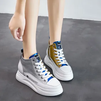 2020 Sneakers women new color matching thick white running shoes inside increased shoes leather Large size women's sports shoes
2020 Sneakers women new color matching thick white running shoes inside increased shoes leather Large size women's sports shoes