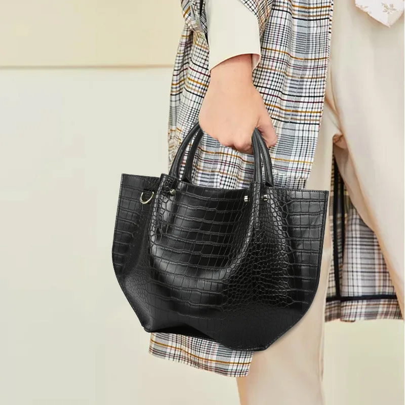 Guangzhou WOMEN'S Bag Supply of Goods Leather Bag 2019 New Style Fashion Big Bag Black And White with Pattern Alligator Print Ha
Guangzhou WOMEN'S Bag Supply of Goods Leather Bag 2019 New Style Fashion Big Bag Black And White with Pattern Alligator Print Ha