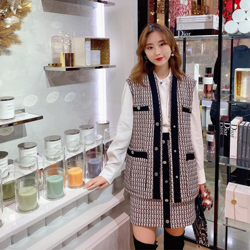 Women's Tweed Plaid Vest Casual V Neck Jacket Women Sleeveless Hit Color Elegant Lady Tops
Women's Tweed Plaid Vest Casual V Neck Jacket Women Sleeveless Hit Color Elegant Lady Tops