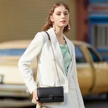 2020 New Winter Sweet Lady Single-Shoulder Bag for Women Solid Riveting Nail Square Sling Bag Chain
2020 New Winter Sweet Lady Single-Shoulder Bag for Women Solid Riveting Nail Square Sling Bag Chain