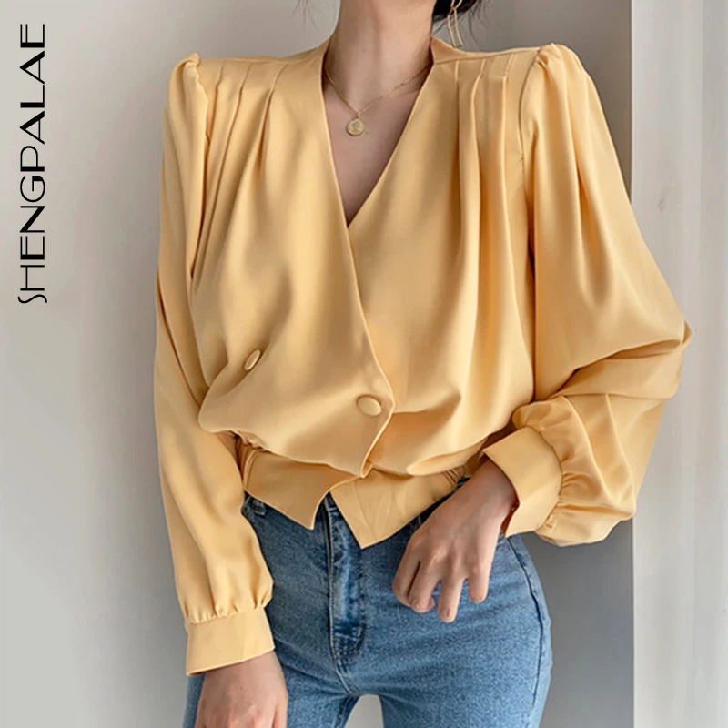 SHENGPALAE Autumn Spring 2019 Split V-neck Lantern Sleeve Button Loose Shirt Women Korea Style Temperament Solid Blouse FS864
SHENGPALAE Autumn Spring 2019 Split V-neck Lantern Sleeve Button Loose Shirt Women Korea Style Temperament Solid Blouse FS864