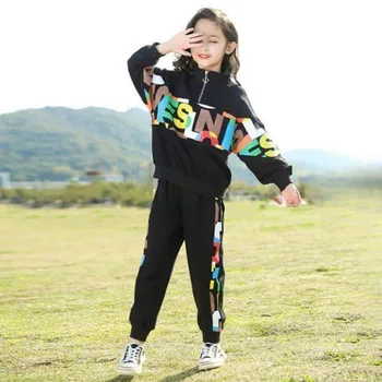 2020 Girls Spring Autumn Fashion New Letter Sports Suit Teen Girls Set 2pcs Sweatshirt+Pants Kids Casual Clothes Suit 
2020 Girls Spring Autumn Fashion New Letter Sports Suit Teen Girls Set 2pcs Sweatshirt+Pants Kids Casual Clothes Suit