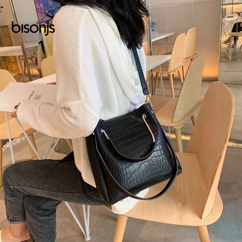 BISONJS Stone Pattern PU Leather Bucket Bags For Women 2020 Small Shoulder Messenger Bag Lady Fashion Handbags Luxury Totes
BISONJS Stone Pattern PU Leather Bucket Bags For Women 2020 Small Shoulder Messenger Bag Lady Fashion Handbags Luxury Totes