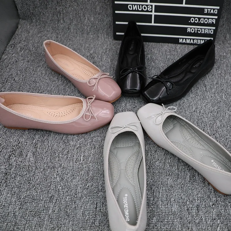 

Spring 2020 Patent Leather Flat Shoes Women Ballerina Round Toe Shallow Ballet Flats Slip On Loafers Casual Office Ladies Shoes