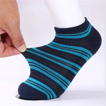 New Unisex Cotton Half-pulled Sports And Leisure Stripes Socks Men And Women Sports Sweat-absorbent Deodorant Socks 
New Unisex Cotton Half-pulled Sports And Leisure Stripes Socks Men And Women Sports Sweat-absorbent Deodorant Socks