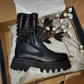 New 2020 Female Boots Autumn Wind PU Leather All-match Motorcycle Boots Women Non-slip Comfortable Shoes
New 2020 Female Boots Autumn Wind PU Leather All-match Motorcycle Boots Women Non-slip Comfortable Shoes