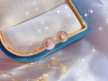 18K Rose Gold Pink Shell Diamond Moon Star Earrings Christmas Gift for Women Valentines Day Gift for Girlfriend
18K Rose Gold Pink Shell Diamond Moon Star Earrings Christmas Gift for Women Valentines Day Gift for Girlfriend