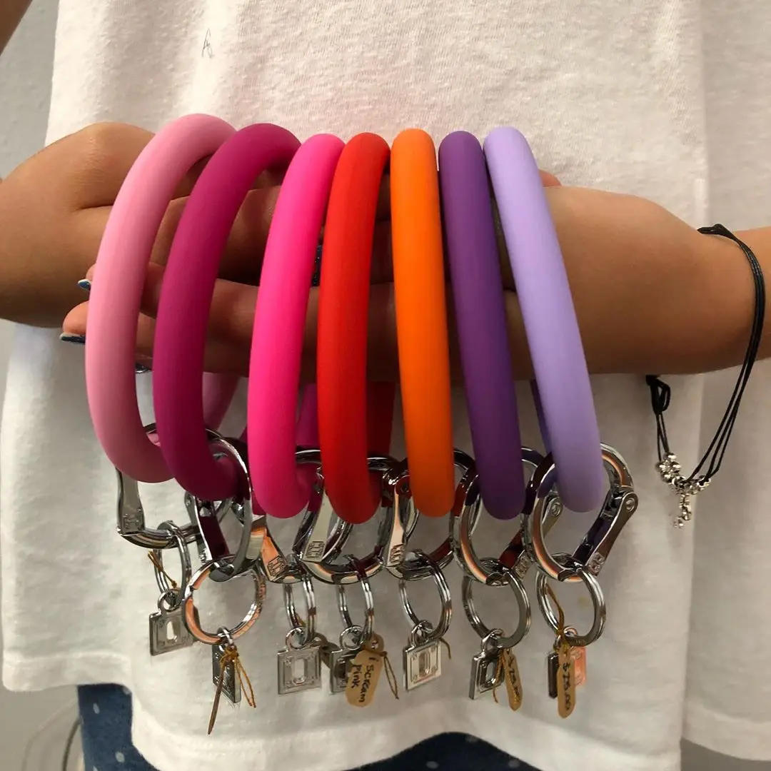 JUST FEEL New Silicone Big O Key Ring Chain Custom Circle Wristlet Keychain Women Girl Key Rings Wrist Strap Jewelry Wholesale
JUST FEEL New Silicone Big O Key Ring Chain Custom Circle Wristlet Keychain Women Girl Key Rings Wrist Strap Jewelry Wholesale