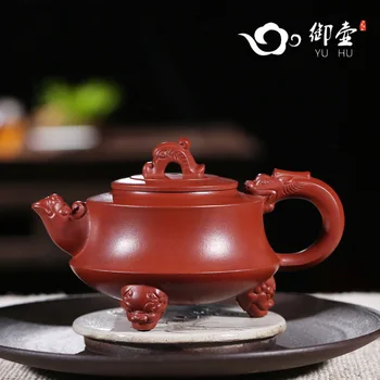 Royal pot of yixing recommended pure manual teapot undressed ore mud dahongpao zhu three great dragon tea
Royal pot of yixing recommended pure manual teapot undressed ore mud dahongpao zhu three great dragon tea