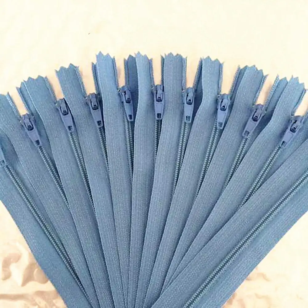 

10 pieces. 20 cm (8 inches) Light blue Nylon Zippers Tailor Sewer Craft Crafter's & FGDQRS