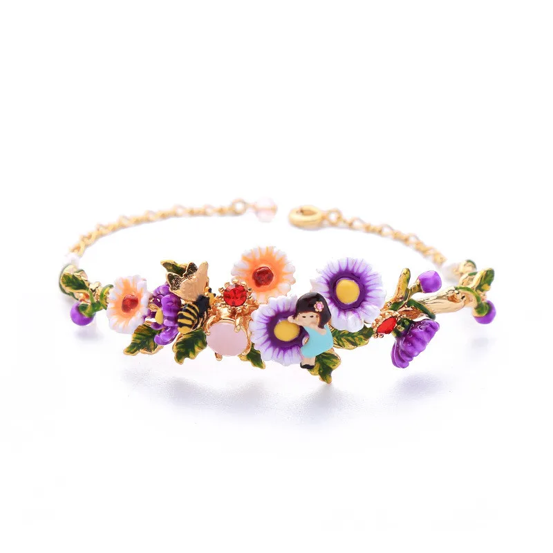 Creative new Mori hand-painted enamel flower bracelet personality temperament bee girl heart bracelet
Creative new Mori hand-painted enamel flower bracelet personality temperament bee girl heart bracelet