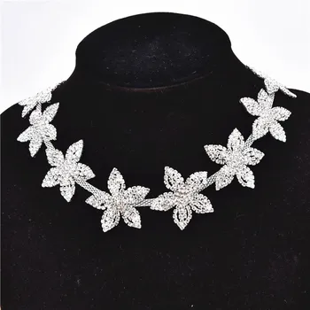 50cm Clear flower Rhinestone chain Applique For Wedding Dresses Trim Rhinestone Crystal Sew On Garment 4cm star chain Patche
50cm Clear flower Rhinestone chain Applique For Wedding Dresses Trim Rhinestone Crystal Sew On Garment 4cm star chain Patche