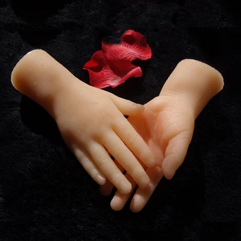 1pair 5.5in Mini Realistic Kids Silicone Mannequin Hand Children Display Rings Jewelry Nail Art Hand Manicure Decorate Teaching 
1pair 5.5in Mini Realistic Kids Silicone Mannequin Hand Children Display Rings Jewelry Nail Art Hand Manicure Decorate Teaching