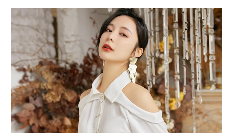 Women Off Shoulder Top Blouse Long Sleeve Women's Blouse Elegant Female Luxry Tops Camisa Blusas Mujer High Quality Блузки Women Off Shoulder Top Blouse Long Sleeve Women's Blouse Elegant Female Luxry Tops Camisa Blusas Mujer High Quality Блузки