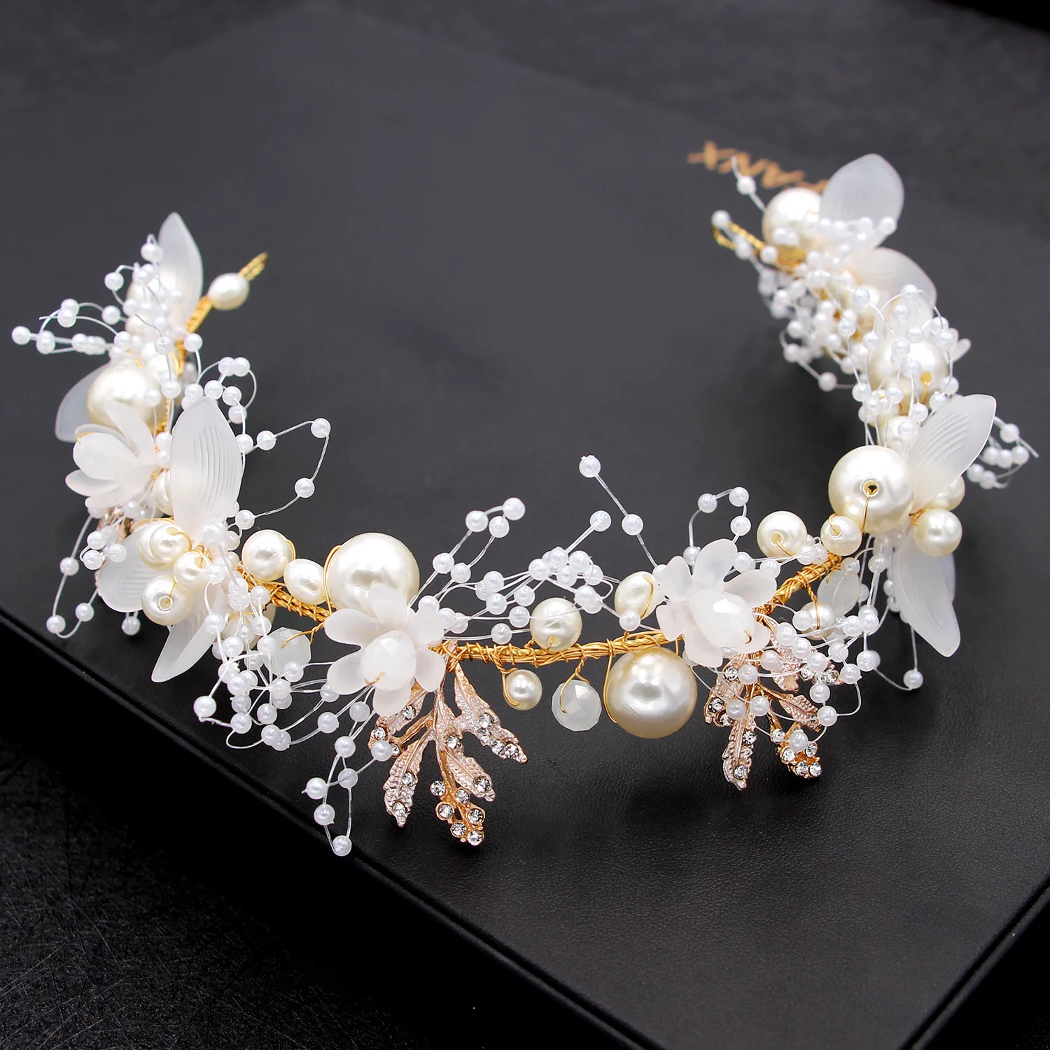 Bride Wedding Hair Accessories Gorgeous Flower Headbands Braided Hair Vine Pearl Headpiece Hair Ornament For Women Girls
Bride Wedding Hair Accessories Gorgeous Flower Headbands Braided Hair Vine Pearl Headpiece Hair Ornament For Women Girls